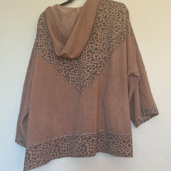 POL leopard high low top - Picture 3 of 4